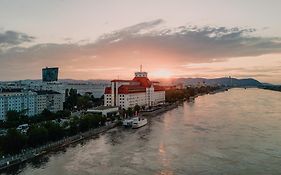 Hilton Danube Vienna